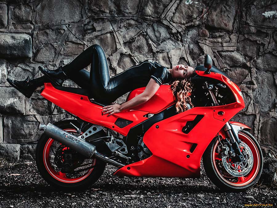 Beautiful girl Beautiful girls and motorcycles in Conakry