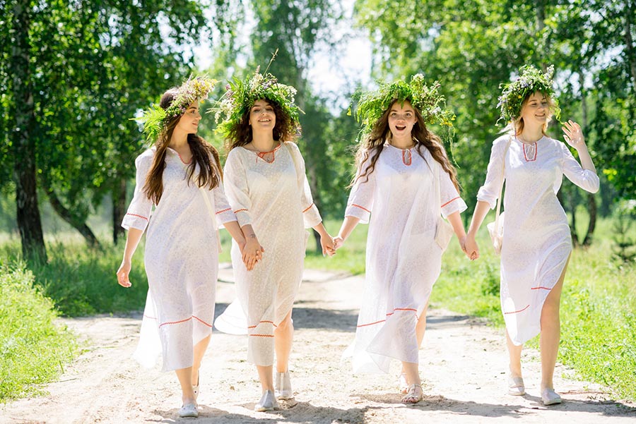 A cozy shot with Slavic girls — straight from Conakry