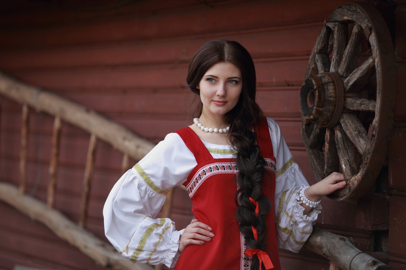 Girls in Slavic costumes’s look of the day — catch her live in Conakry