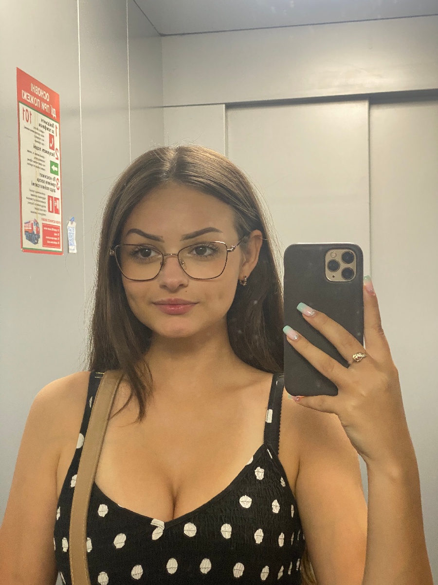 Sexy model Stacy in Conakry